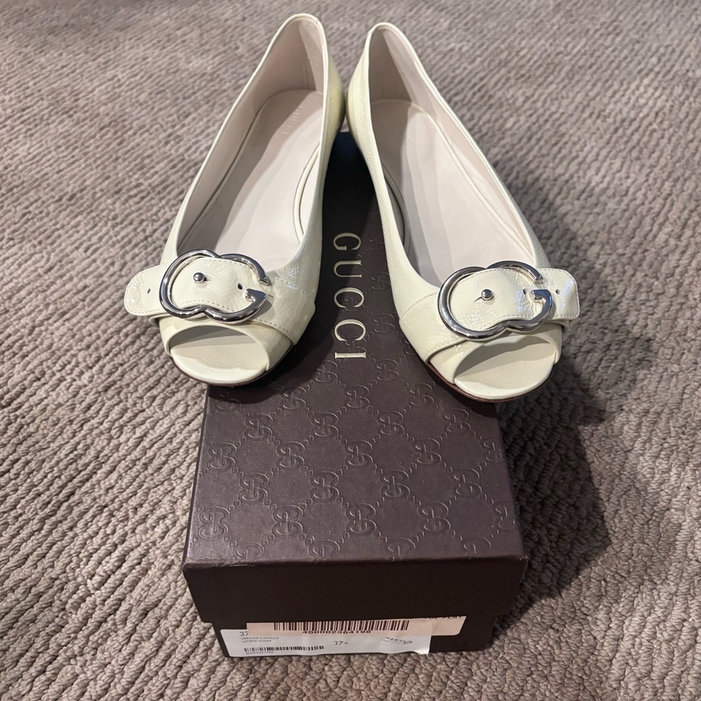 REAL Gucci Cream Peep-Toe Flats With Silver Hardware